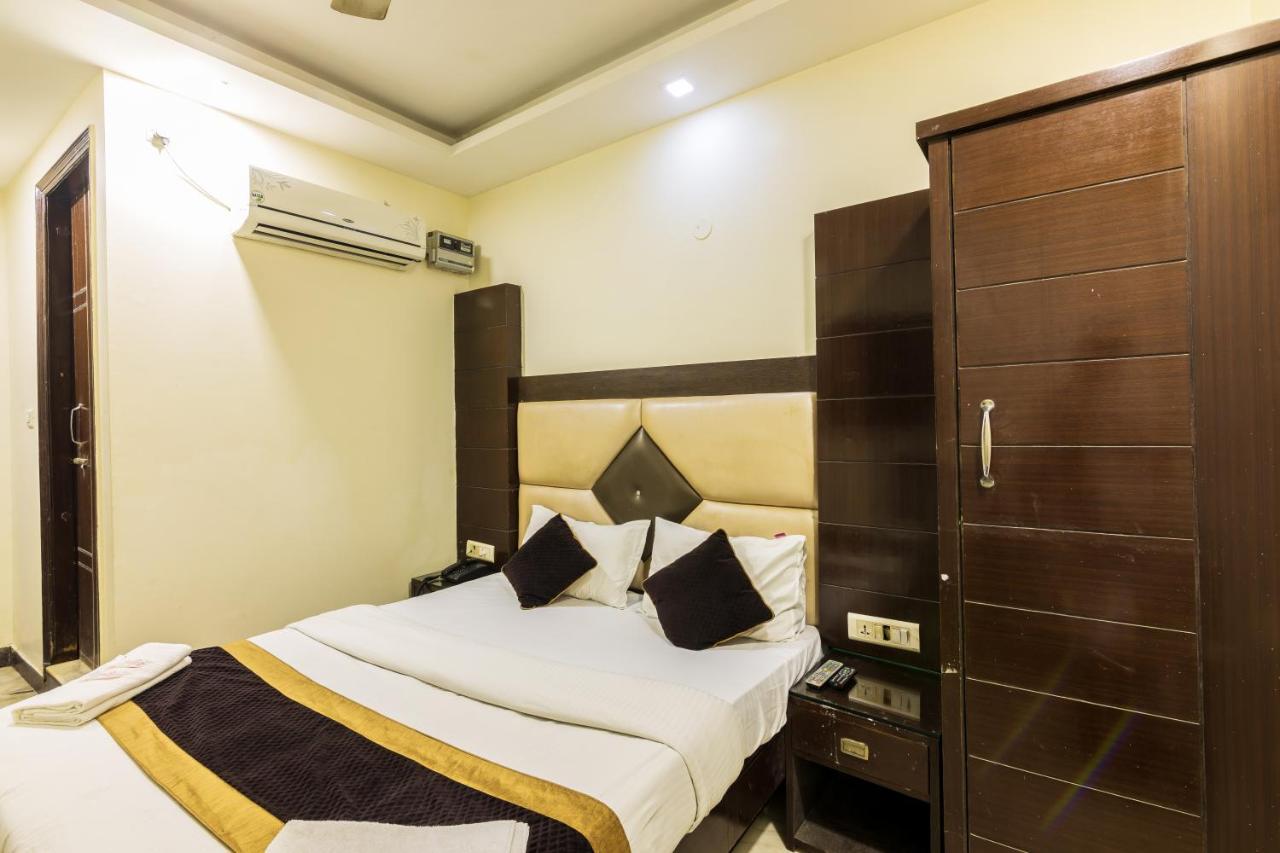 Hotel Grand Shyam- In Front Of New Delhi Railway Station-Couple Friendly Νέο Δελχί Εξωτερικό φωτογραφία